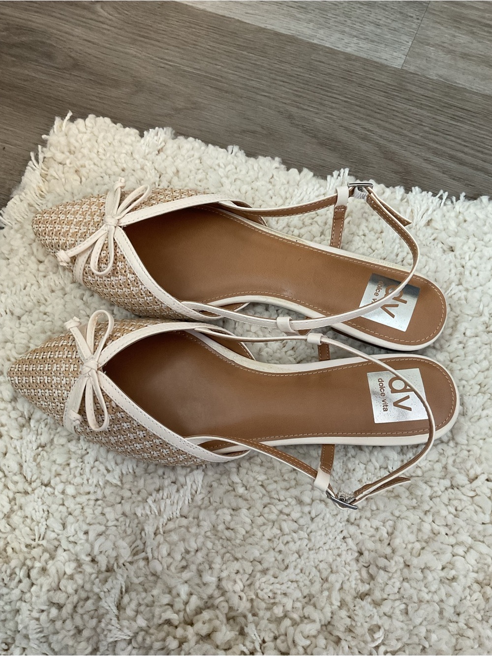 Dolce Vita Beige Woven Pointed-Toe Slingback Flats with Bow - Picture 3 of 6
